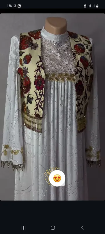 kelinchaklar uchun ko'ylak va kalta yaktakcha