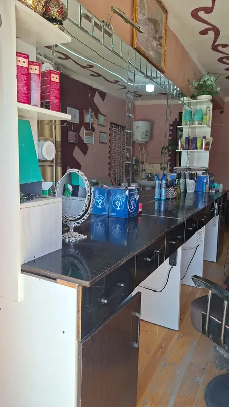 Oynali salon uchun mebel sotiladi Sifati zur