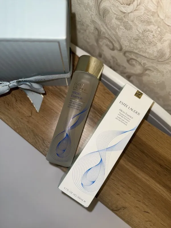 ESTÉE LAUDER Micro Essence Treatment Lotion with Bio-Ferment 2 ESTÉE LAUDER Micro Essence Treatment Lotion with Bio-Ferment 2