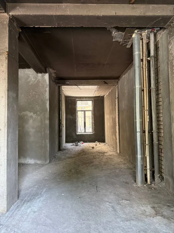 Максим Горький, ЖК Caravan Avenue,вторая линия у дороги, 1 этаж 140 м2 — фото 2
