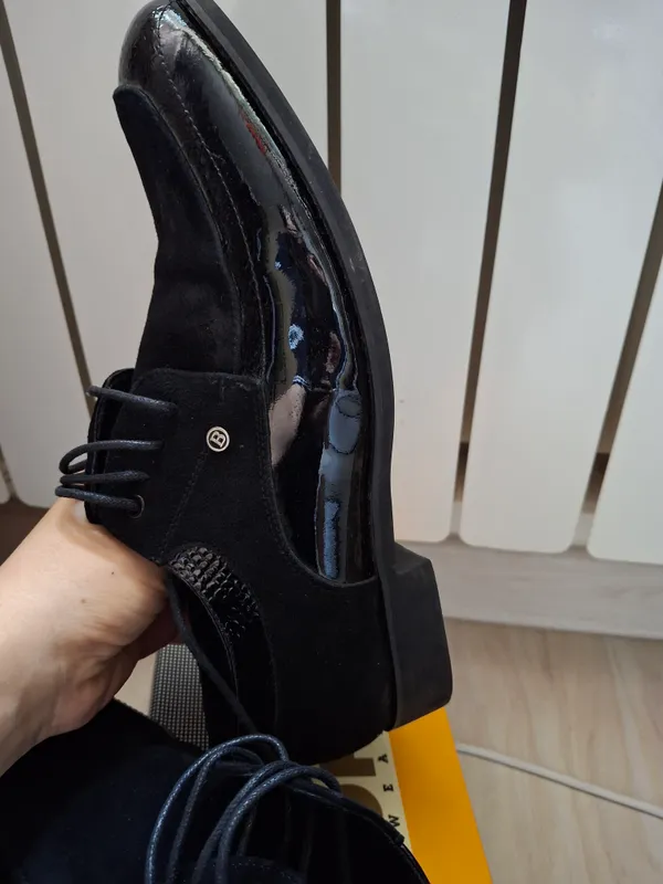 Erkaklar oyoq kiyimi sotiladi 5 Erkaklar oyoq kiyimi sotiladi 5