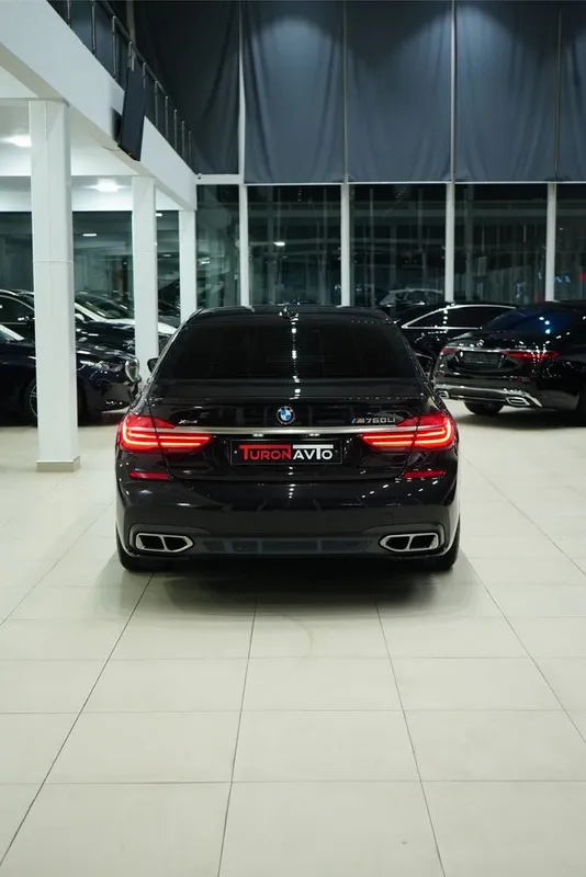 BMW M760Li V12 xDrive 4 BMW M760Li V12 xDrive 4