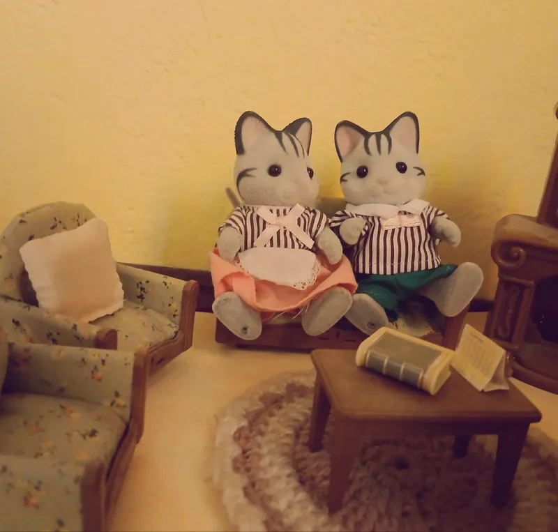 Sylvanian Families семья кошек, папа с мамой Sylvanian Families семья кошек, папа с мамой