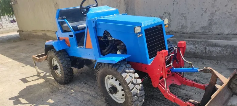 Mini tractor. Мини трактор 2 Mini tractor. Мини трактор 2