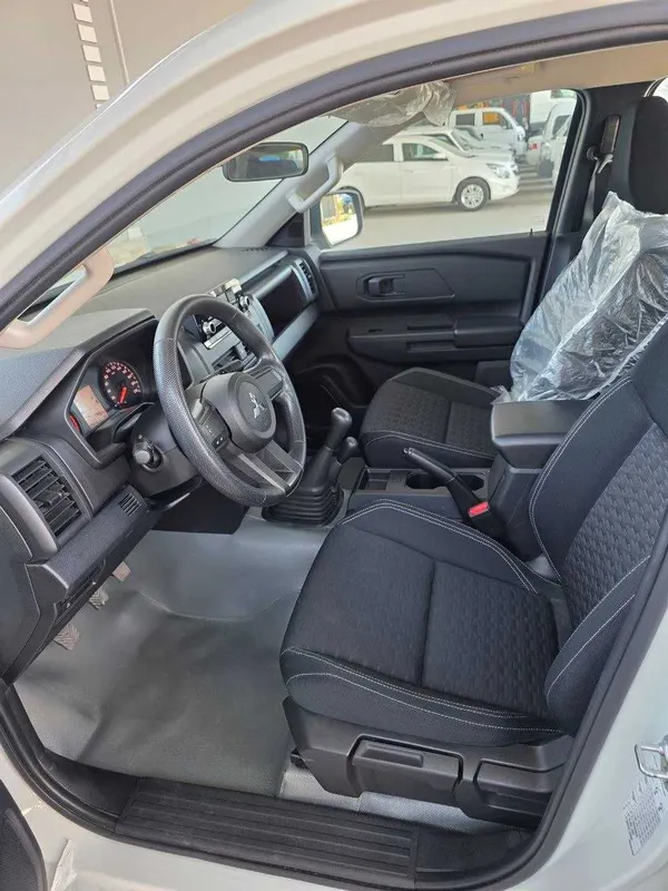 Mitsubishi L200GLX Pick up 7 Mitsubishi L200GLX Pick up 7