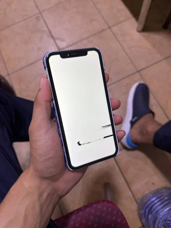 iPhone 11 white 3 iPhone 11 white 3
