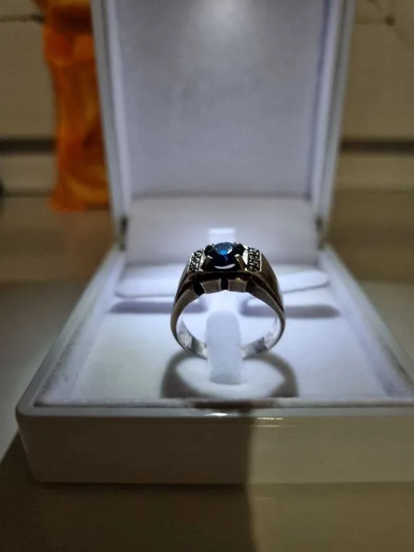 В продаже женское серебряное кольцо размер 19 (надо мерить)
