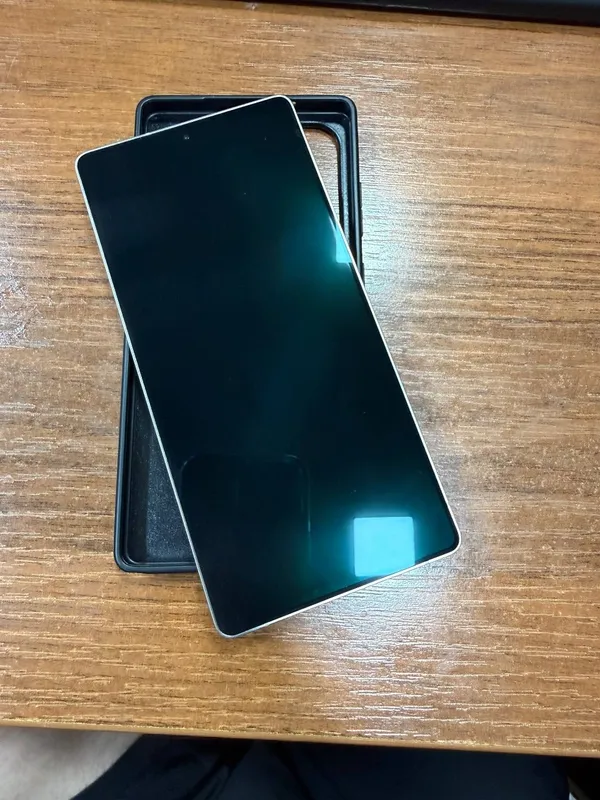 Samsung Galaxy S25 Ultra, Titanium Black, 12/256 GB обмен на Iphone 2