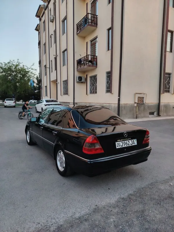 Мерседес 202 сотилади 5