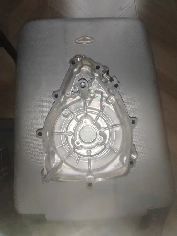Yamaha r3 левая боковая крышка — фото 1