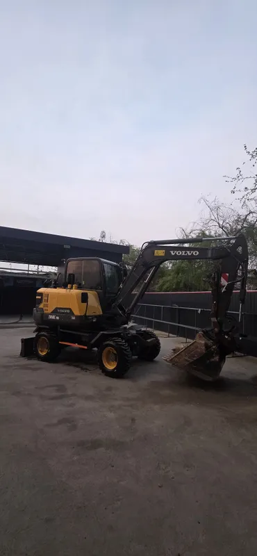 Ekskavator volvo 60 pro sotiladi