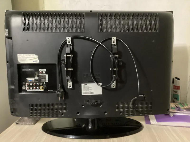 Samsung,MADEL: LA32B450c4, MADE IN MALAYSIA