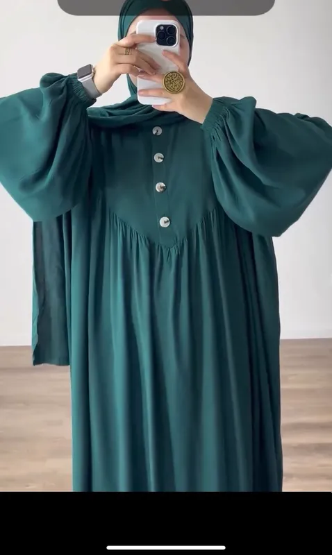 Juda chiroyli, kamtarona uzun abaya ko‘ylagini sotaman 1 Juda chiroyli, kamtarona uzun abaya ko‘ylagini sotaman 1