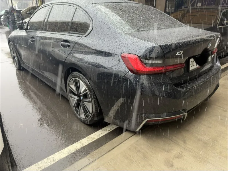 BMW i3 40L nigt Sport 2024 yil — фото 5