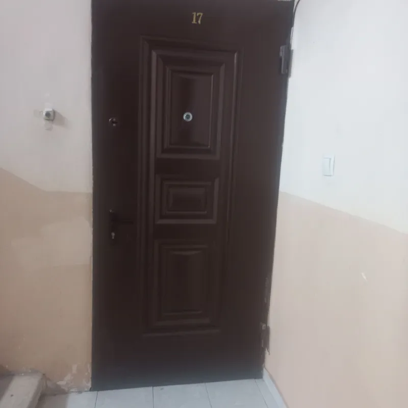 Продаётся железная дверь 2