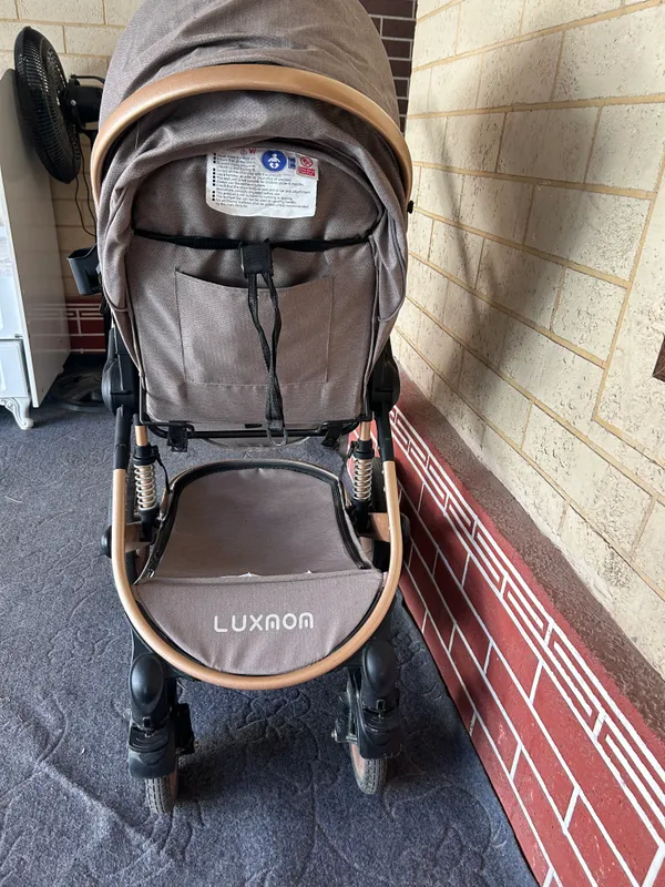 Lux Mom kolyaska nabori bilan srochna sotiladi 3