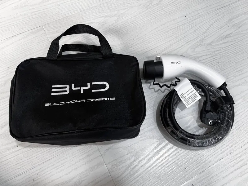 Зарядное устройство BYD (оригинал)