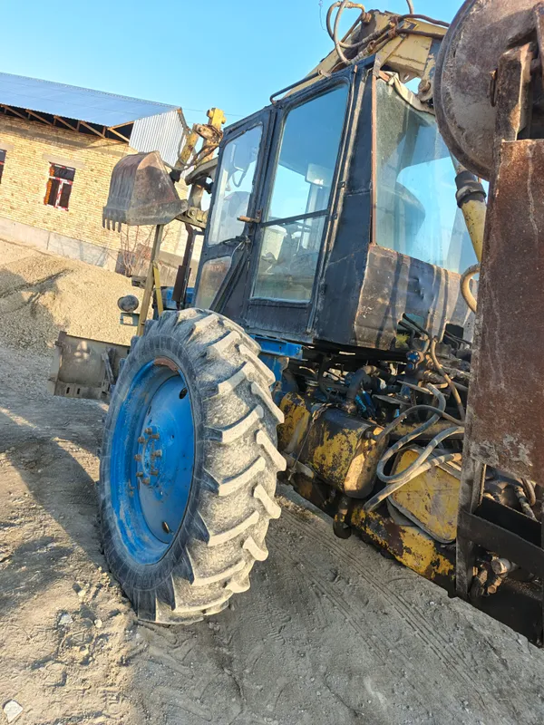 трактор пагрусчик 2 трактор пагрусчик 2