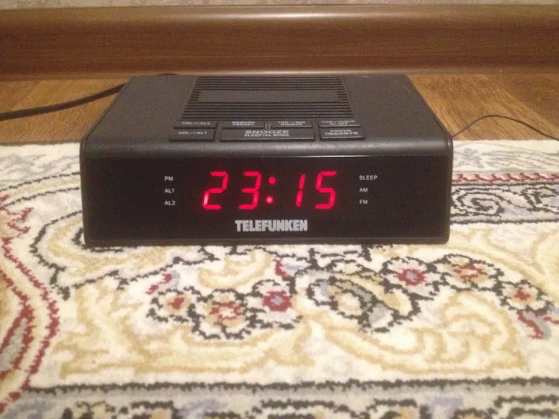 Радио часы Telefunken 1
