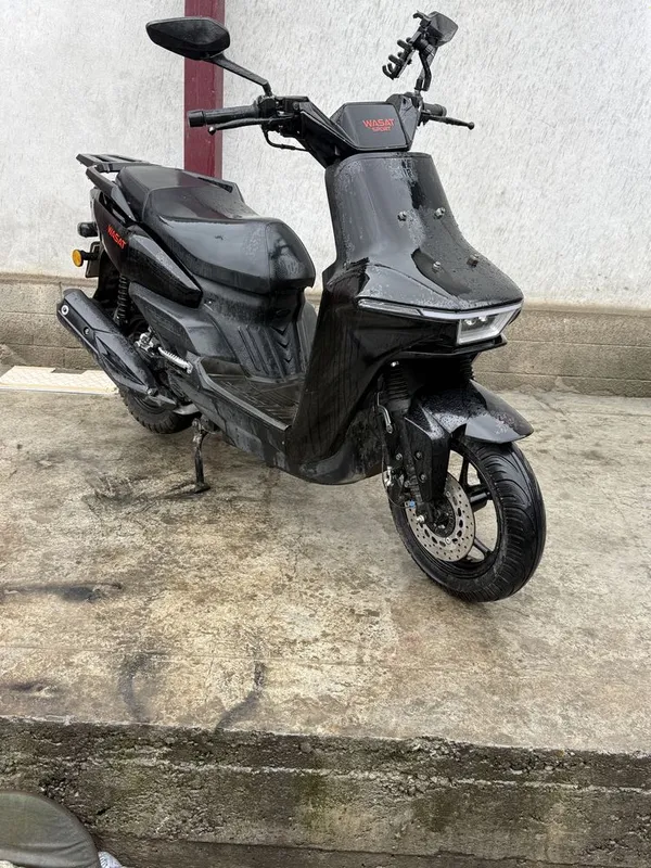 Н макс скутер сотилади