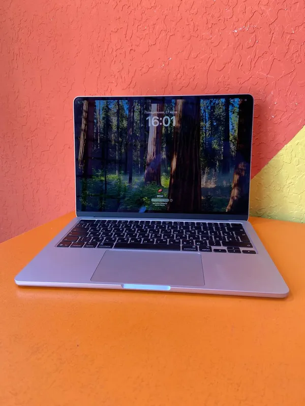 MacBook Air 13" M4 / 16GB / 256GB 1