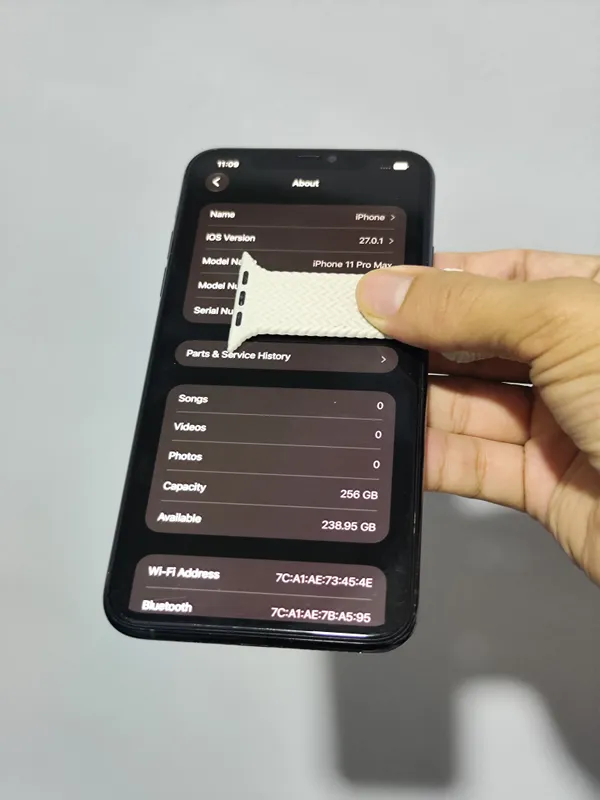 iPhone 11 Pro Max 4 iPhone 11 Pro Max 4