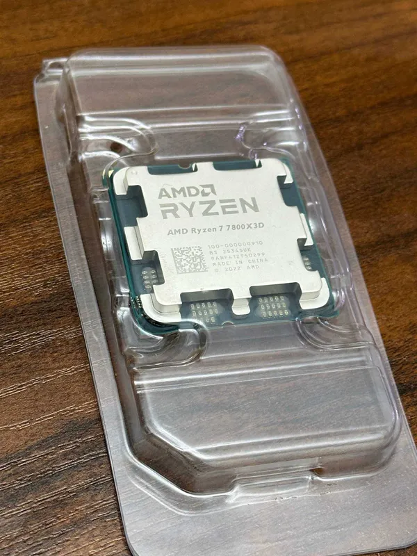 AMD Ryzen 7 7800X3D (Новый)