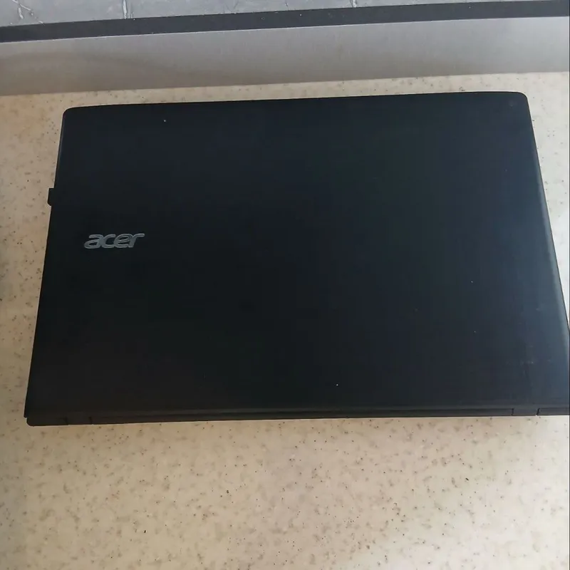 Noutbook sotiladi Acer