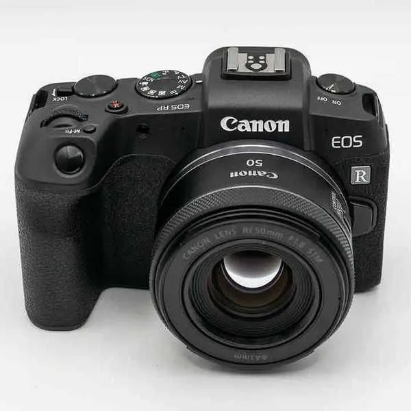 Canon Eos RP sotiladi