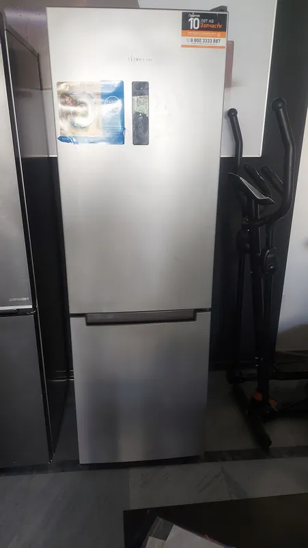 Ideal holatdagi Indesit muzlatgichi 1 Ideal holatdagi Indesit muzlatgichi 1