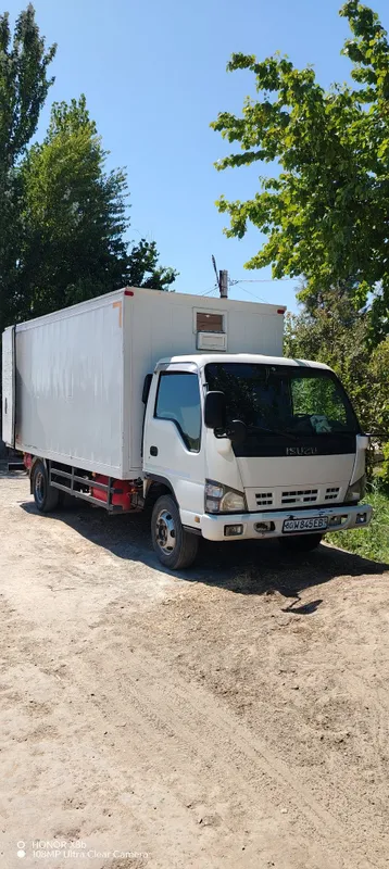 Isuzu mashinasi sotiladi 2 Isuzu mashinasi sotiladi 2