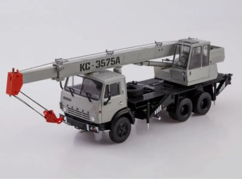 Моделька 1:43 камаз кран новый в упаковке