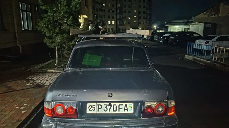 Gaz 31105 Volga avtomashinasi — фото 1