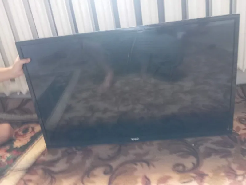 Roison 32 dyuym led televizor sotiladi televizor yaxshi holata toza 4 Roison 32 dyuym led televizor sotiladi televizor yaxshi holata toza 4