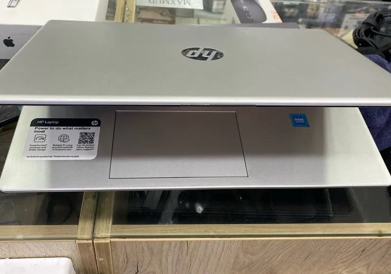 HP Ceron N200. . .