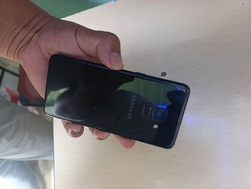 Samsung a8 32g ochilmagan bir qul — фото 2