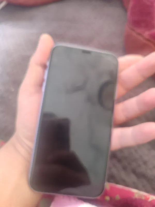 Iphone 11 srochni sotiladi