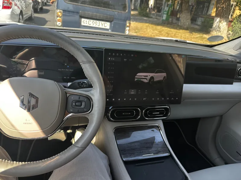 Leapmotor c11 гибрид фулл 4 Leapmotor c11 гибрид фулл 4