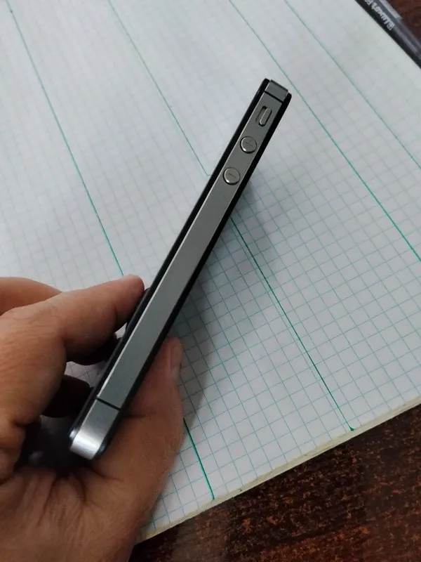 iPhone 4s 16g всё родное без коробки БУЛИШ — фото 2