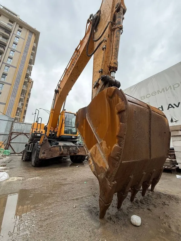 Продается экскаватор Hyundai 210 4