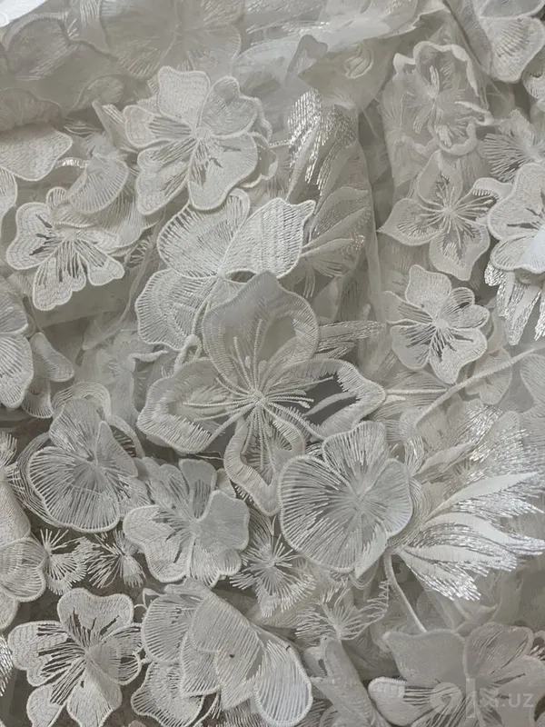 Oq rangli 3D mato (fatindagi hajmli gullar) 6 Oq rangli 3D mato (fatindagi hajmli gullar) 6