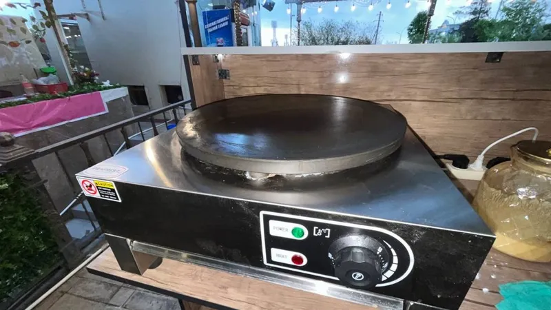 Blinchik uchun elektr plita 2 Blinchik uchun elektr plita 2