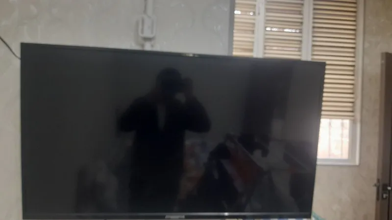 Televizor sotiladi Moonx yaxshi ishlashalri zor qifilgan joylari yuq