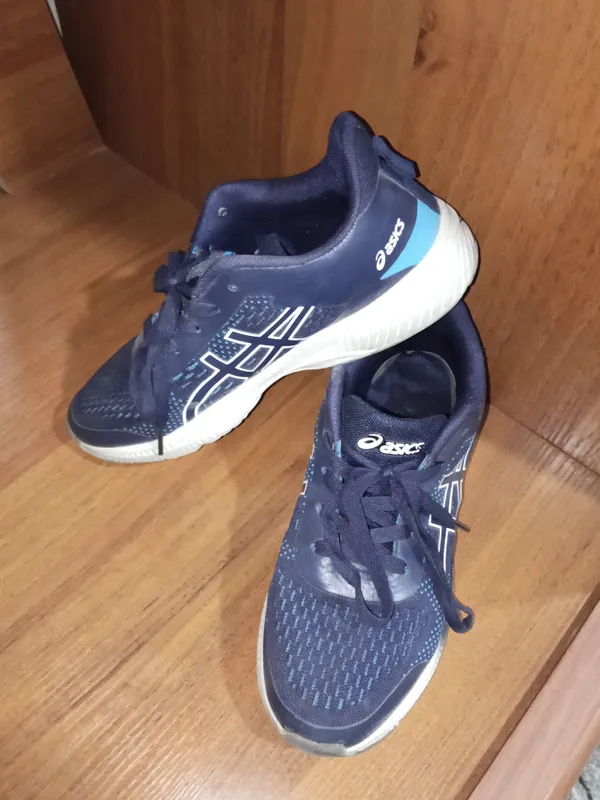 ASICS krossovka  Razmer: 40  Holati yaxshi — фото 1