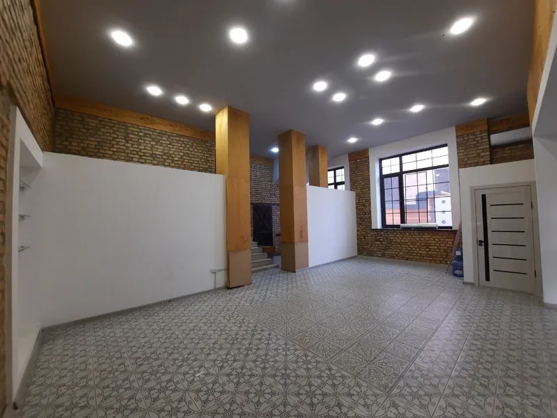 Аренда здания 330м² / Новомосковская, быв. Трамвай круг