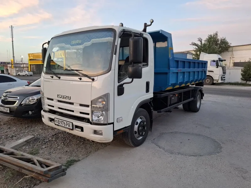 Isuzu samosval 2025 1 Isuzu samosval 2025 1