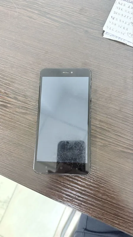 Redmi sotiladi xamma narsasi ishlidi xolati o’rta 1 Redmi sotiladi xamma narsasi ishlidi xolati o’rta 1