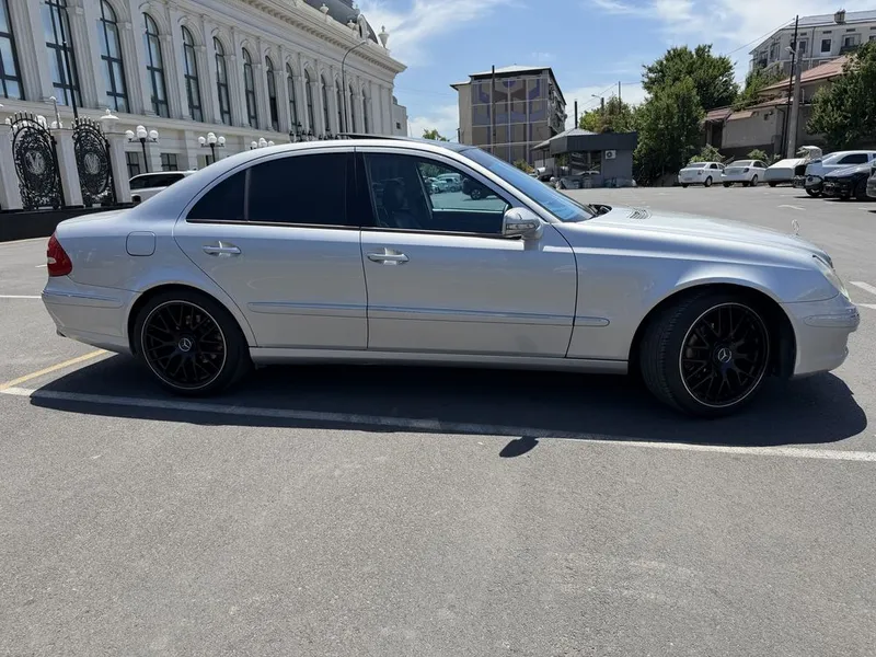Mercedes-Benz E320 W211 2 Mercedes-Benz E320 W211 2