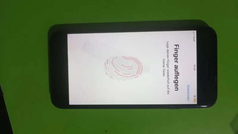 iPhone SE 2020, второе поколение 2 iPhone SE 2020, второе поколение 2