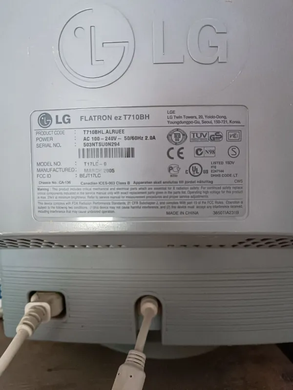 Монитор компьютера LG — фото 1